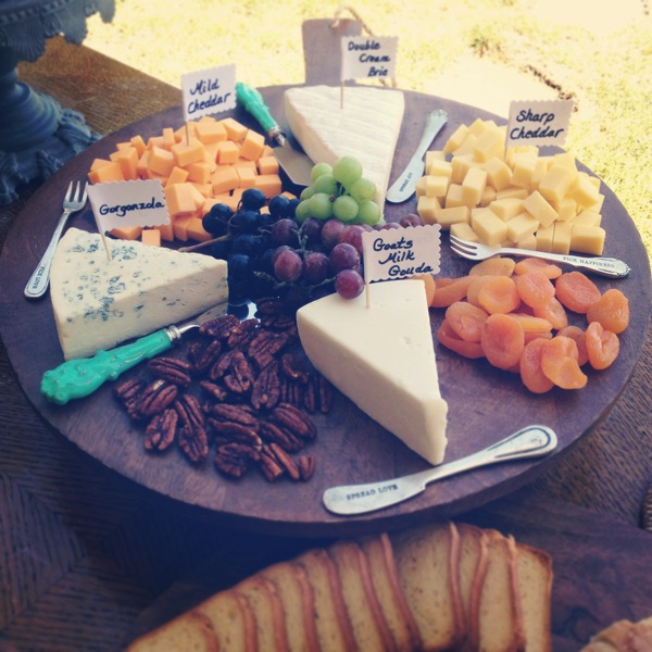 How to Make a Beautiful Cheese Plate